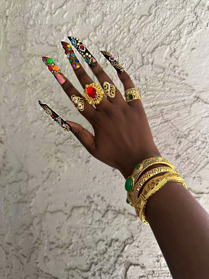 Vintage Vibez- Press On Nails