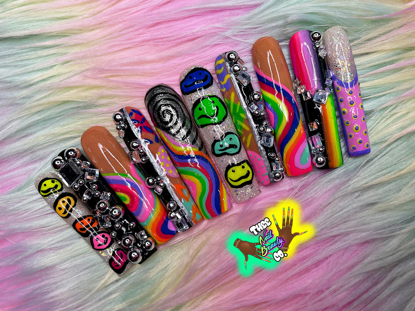 C.O.N.C.E.I.T.E.D - Press On Nails