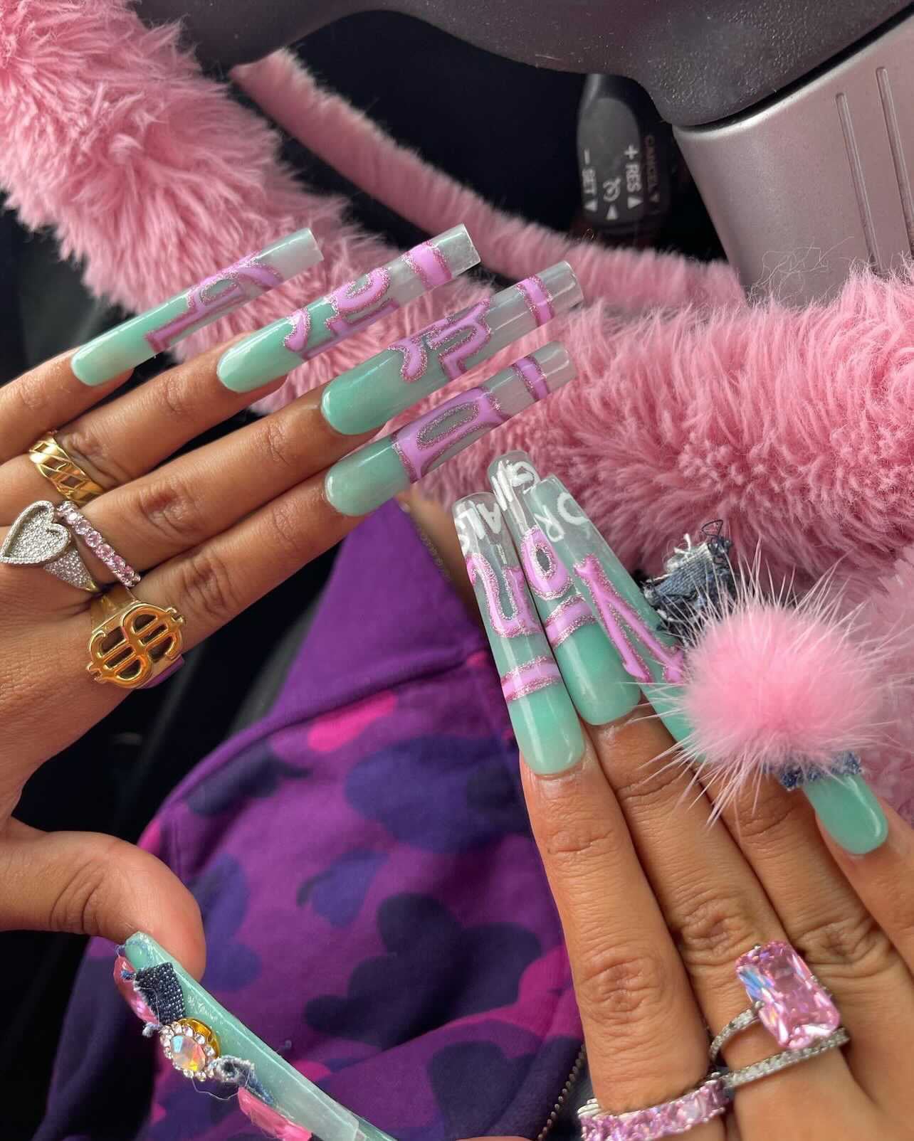 Queen Von- Press On Nails