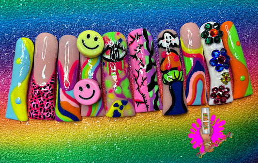 I'm So Groovy - Press On Nails